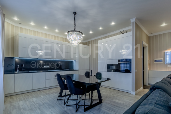 Продам трехкомнатную (3-комн.) квартиру, Мира пр-кт, 100 , Калининград г
