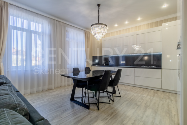 Продам трехкомнатную (3-комн.) квартиру, Мира пр-кт, 100 , Калининград г