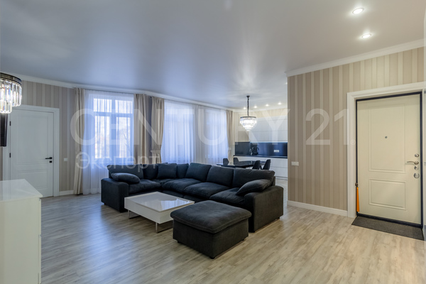 Продам трехкомнатную (3-комн.) квартиру, Мира пр-кт, 100 , Калининград г