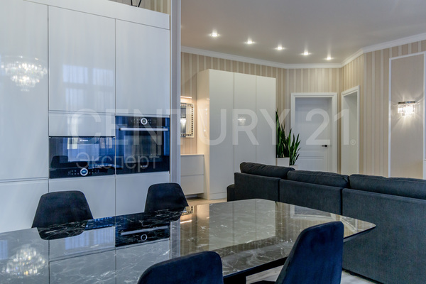 Продам трехкомнатную (3-комн.) квартиру, Мира пр-кт, 100 , Калининград г