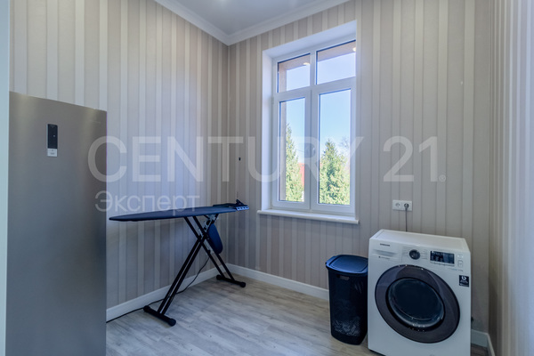 Продам трехкомнатную (3-комн.) квартиру, Мира пр-кт, 100 , Калининград г