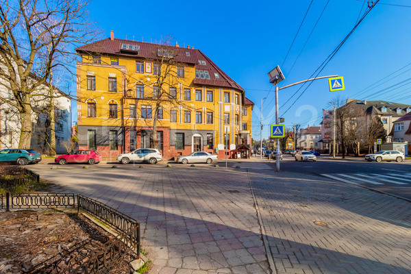 Продам трехкомнатную (3-комн.) квартиру, Мира пр-кт, 100 , Калининград г
