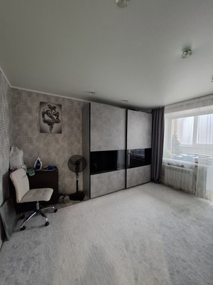 Продам трехкомнатную (3-комн.) квартиру, 34-й мкр, 11/2, Октябрьский г