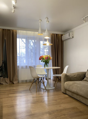 Продам трехкомнатную (3-комн.) квартиру, Красноармейская ул, 61/101, Ростов-на-Дону г