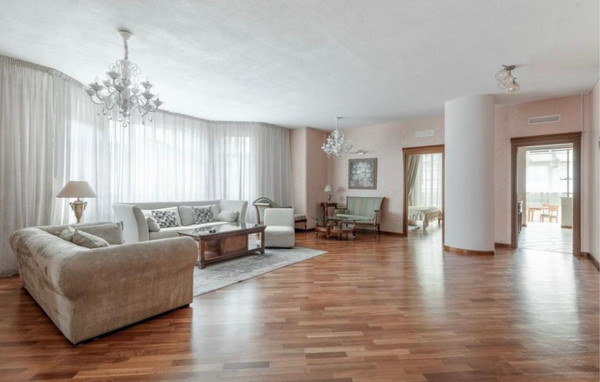 Продам многокомнатную квартиру, Климашкина ул, 16, Москва г