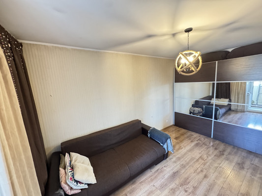 Продам трехкомнатную (3-комн.) квартиру, 2-я Заводская ул, 20/1, Красково п