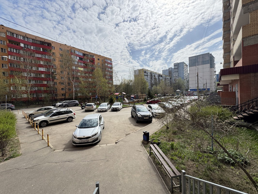 Продам трехкомнатную (3-комн.) квартиру, 2-я Заводская ул, 20/1, Красково п