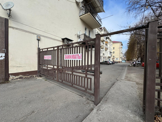 Продам двухкомнатную (2-комн.) квартиру, Ленина пр-кт, 22, Нальчик г