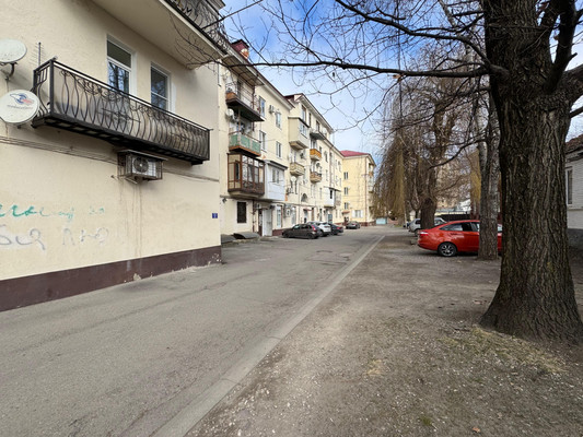 Продам двухкомнатную (2-комн.) квартиру, Ленина пр-кт, 22, Нальчик г