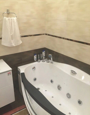 Продам двухкомнатную (2-комн.) квартиру, Луговая ул, 3, Великий Новгород г