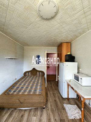 Продам комнату в 4-комн. квартире, Комсомольская ул, 3, Кириши г