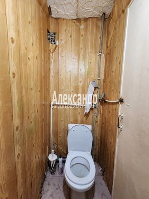 Продам комнату в 4-комн. квартире, Комсомольская ул, 3, Кириши г