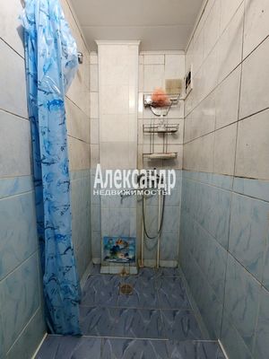 Продам комнату в 4-комн. квартире, Комсомольская ул, 3, Кириши г
