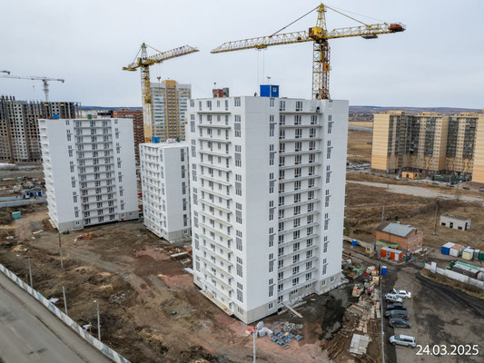 Продам двухкомнатную (2-комн.) квартиру (долевое), Славы ул, Красноярск г