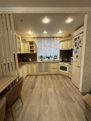 Продам трехкомнатную (3-комн.) квартиру, Академика Лаврентьева ул, 11, Казань г