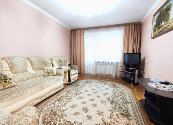 Продам двухкомнатную (2-комн.) квартиру, Ленина ул, 4, Апшеронск г