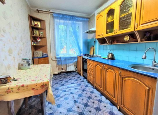 Продам двухкомнатную (2-комн.) квартиру, Ленина ул, 4, Апшеронск г