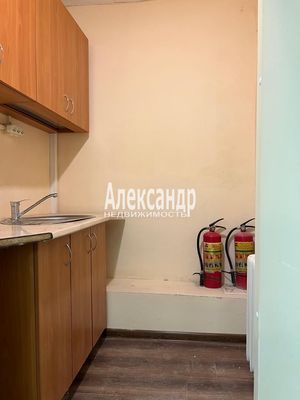 Продам коммерческое помещение 65,4 м2, Итальянская ул, 37/18, Санкт-Петербург г