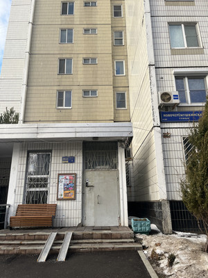 Продам трехкомнатную (3-комн.) квартиру, Новочерёмушкинская ул, 20/23, Москва г