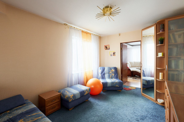 Продам трехкомнатную (3-комн.) квартиру, Капитана Маклакова ул, 6, Мурманск г