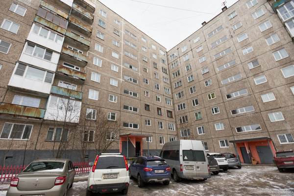 Продам трехкомнатную (3-комн.) квартиру, Капитана Маклакова ул, 6, Мурманск г