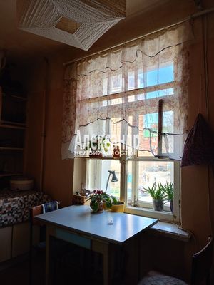 Продам комнату в 3-комн. квартире, Ларина ул, 6, Сертолово г