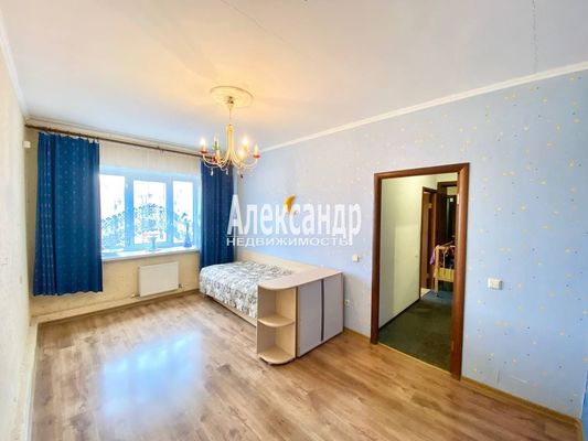 Продам трехкомнатную (3-комн.) квартиру, Заозерная ул, 1, Кузьмолово д