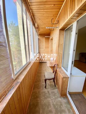 Продам трехкомнатную (3-комн.) квартиру, Заозерная ул, 1, Кузьмолово д