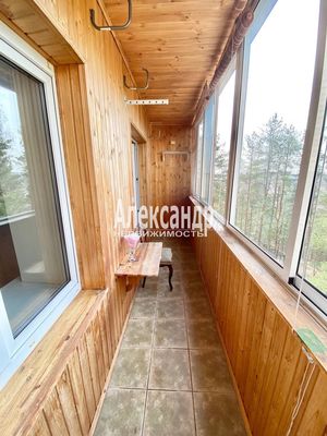 Продам трехкомнатную (3-комн.) квартиру, Заозерная ул, 1, Кузьмолово д