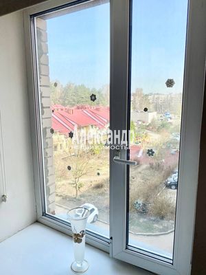 Продам трехкомнатную (3-комн.) квартиру, Заозерная ул, 1, Кузьмолово д