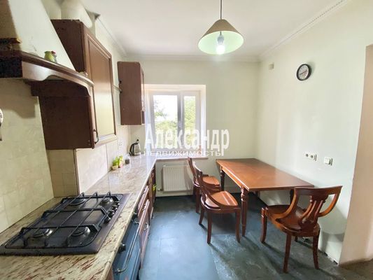 Продам трехкомнатную (3-комн.) квартиру, Заозерная ул, 1, Кузьмолово д