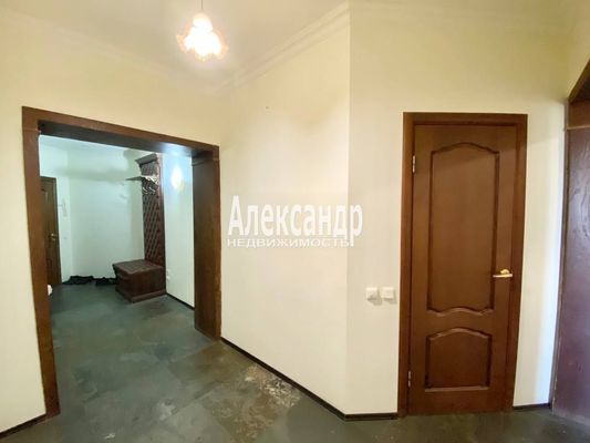 Продам трехкомнатную (3-комн.) квартиру, Заозерная ул, 1, Кузьмолово д