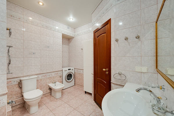 Продам двухкомнатную (2-комн.) квартиру, Кудринская пл, 1, Москва г