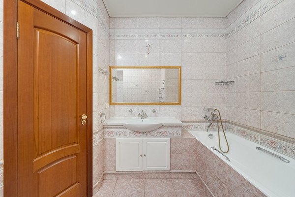 Продам двухкомнатную (2-комн.) квартиру, Кудринская пл, 1, Москва г