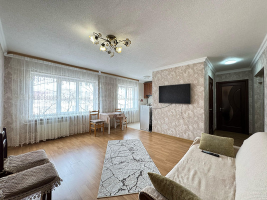 Продам двухкомнатную (2-комн.) квартиру, Горького ул, 56, Нальчик г