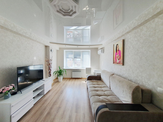 Продам двухкомнатную (2-комн.) квартиру, Хренникова ул, 1к242, Липецк г