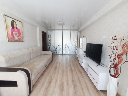 Продам двухкомнатную (2-комн.) квартиру, Хренникова ул, 1к242, Липецк г