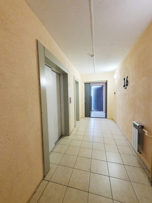 Продам двухкомнатную (2-комн.) квартиру, Хренникова ул, 1к242, Липецк г