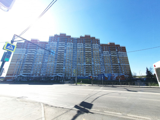 Продам двухкомнатную (2-комн.) квартиру, Хренникова ул, 1к242, Липецк г