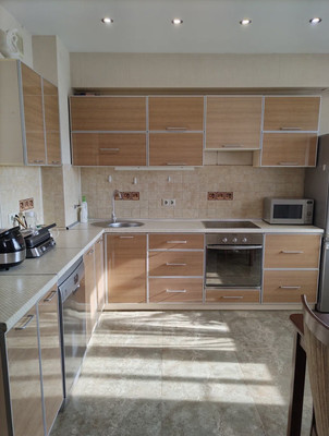 Продам трехкомнатную (3-комн.) квартиру, Крылатый мкр, 4, Иркутск г