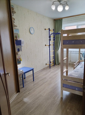Продам трехкомнатную (3-комн.) квартиру, Крылатый мкр, 4, Иркутск г