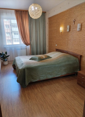 Продам трехкомнатную (3-комн.) квартиру, Крылатый мкр, 4, Иркутск г