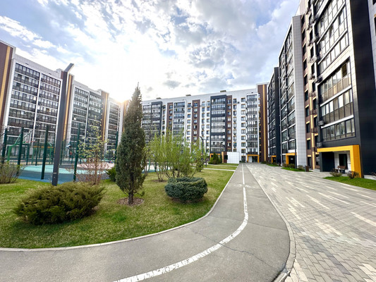 Продам двухкомнатную (2-комн.) квартиру, Разведчика Ахмерова ул, 7, Казань г