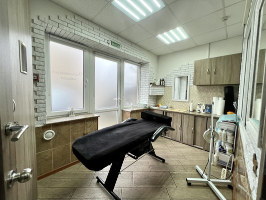 Продам торговое помещение 44,1 м2, Карташева ул, 5, Калининград г