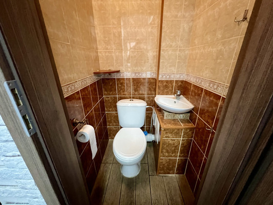Продам торговое помещение 44,1 м2, Карташева ул, 5, Калининград г