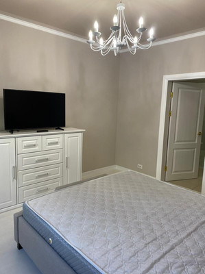 Продам трехкомнатную (3-комн.) квартиру, Новороссийская ул, 171, Армавир г