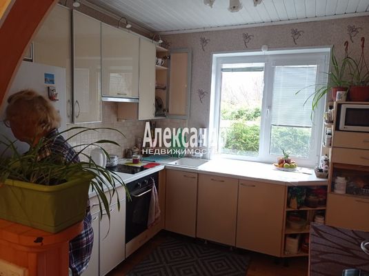 Продам коттедж, Лососево п, 90 км от города