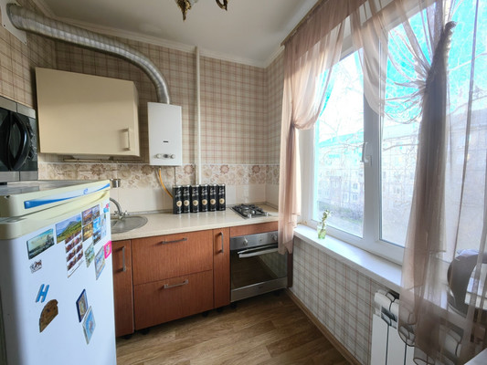 Продам двухкомнатную (2-комн.) квартиру, Ямашева пр-кт, 24, Казань г