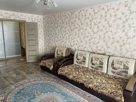 Продам двухкомнатную (2-комн.) квартиру, 2-я Азинская ул, 1Е, Казань г