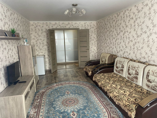 Продам двухкомнатную (2-комн.) квартиру, 2-я Азинская ул, 1Е, Казань г